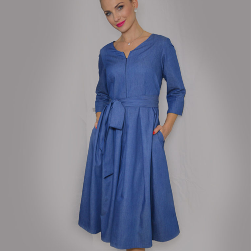 elegancka sukienka do karmienia rozkloszowana niebieska